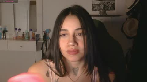Snapshot of val_bardot1 chatting on 06/02/26, 01:18 first of all... who are u online show from 06/02/26, 01:18