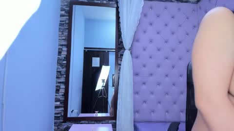 Snapshot of valen_lopeez chatting on 02/06/26, 04:21 valen lopeez online show from 02/06/26, 04:21