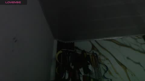 Snapshot of valen_ross7 chatting on 06/15/26, 06:21 valen_ross7 online show from 06/15/26, 06:21