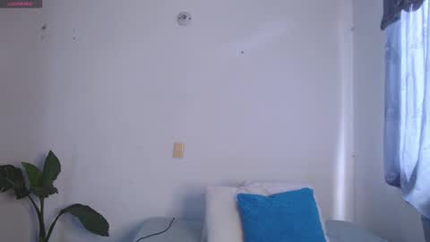 IG-valen mendoza99  twitter valenthompson99 online show from 04/10/26, 06:23