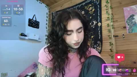 Snapshot of valenor_ chatting on 09/18/25, 02:57 valentina online show from 09/18/25, 02:57