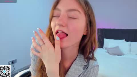 Snapshot of valenora1 chatting on 06/19/26, 11:14 Nora online show from 06/19/26, 11:14