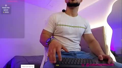 Snapshot of valenssio_moretti chatting on 08/08/26, 01:30 valenssio_moretti online show from 08/08/26, 01:30