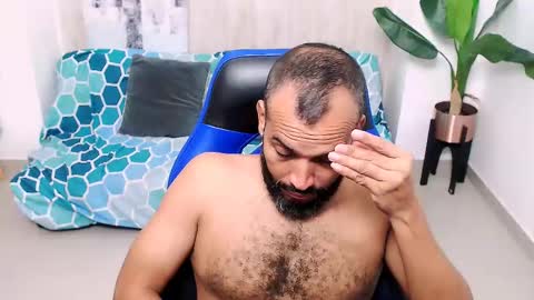 Valentine online show from 01/04/25, 11:54