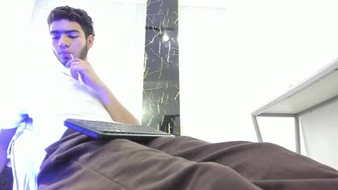 VALENTIN  online show from 04/08/26, 04:23