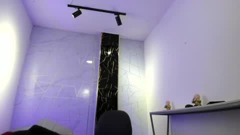 VALENTIN  online show from 04/22/26, 02:47