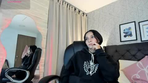 Valen online show from 05/07/26, 11:48