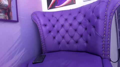 Snapshot of valentina__ortiz chatting on 05/03/26, 04:02 VALENTINA online show from 05/03/26, 04:02