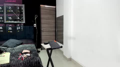 Snapshot of valentina_herrrera chatting on 05/20/26, 04:24 valentina_herrrera online show from 05/20/26, 04:24