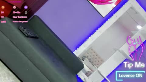 Snapshot of valentina_horny777 chatting on 09/30/25, 04:01 valentina_horny777 online show from 09/30/25, 04:01