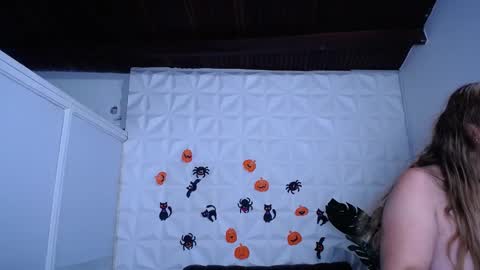 Valentina  online show from 10/11/25, 09:41