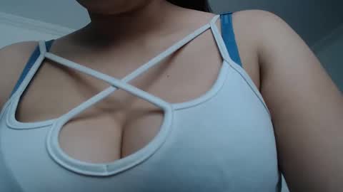 Snapshot of valentina_nappi96 chatting on 12/01/24, 04:29 VALE online show from 12/01/24, 04:29