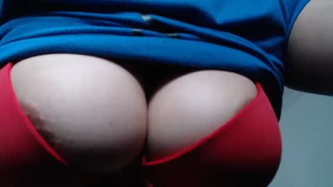 Snapshot of valentina_nappi96 chatting on 01/14/25, 07:11 VALE online show from 01/14/25, 07:11