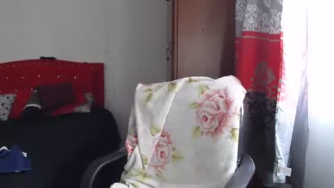Snapshot of valentina_nappi96 chatting on 02/19/25, 06:32 VALE online show from 02/19/25, 06:32