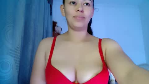 Snapshot of valentina_nappi96 chatting on 09/25/25, 10:46 VALE online show from 09/25/25, 10:46