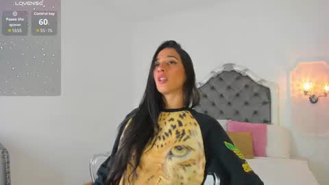 Snapshot of valentina_ross_ chatting on 06/16/26, 11:57 Valentina online show from 06/16/26, 11:57