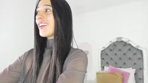Snapshot of valentina_ross_ chatting on 07/01/26, 11:56 Valentina online show from 07/01/26, 11:56