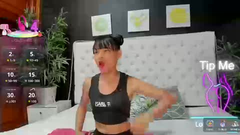 Snapshot of valentina_santillana chatting on 09/16/25, 08:21 valentina_santillana online show from 09/16/25, 08:21