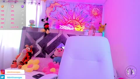 Snapshot of valentina_vegaa chatting on 12/30/24, 09:19 Val online show from 12/30/24, 09:19