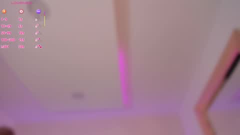 Snapshot of valentina_vegaa chatting on 03/11/25, 02:21 Val online show from 03/11/25, 02:21