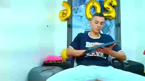 valentina_y_sneiderr online show from 01/09/26, 07:59