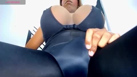 valentinabigcock23 online show from 09/18/25, 02:57