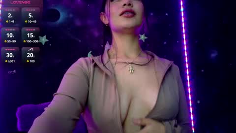 valentinarojass_ online show from 04/13/26, 05:51