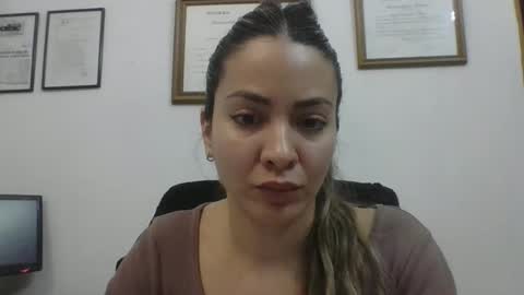 Snapshot of valentinaseleni24 chatting on 10/17/25, 07:05 valentinaseleni24 online show from 10/17/25, 07:05