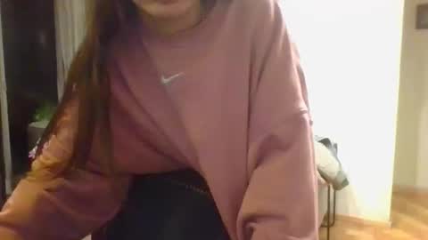 Snapshot of valentinaseleni24 chatting on 05/18/26, 12:18 valentinaseleni24 online show from 05/18/26, 12:18