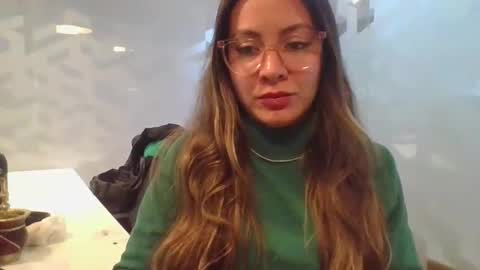 Snapshot of valentinaseleni24 chatting on 05/21/26, 07:54 valentinaseleni24 online show from 05/21/26, 07:54