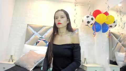 VALENTINA online show from 06/18/26, 11:58