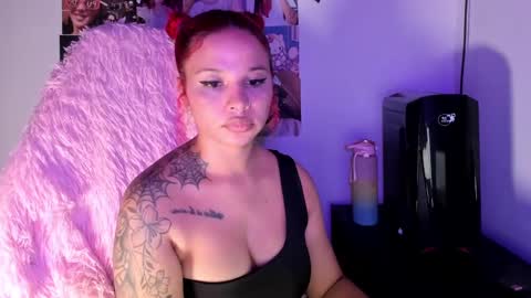 Snapshot of valentinna_5 chatting on 01/14/25, 03:11 Danielle Please help me to reach 300 thumbs up online show from 01/14/25, 03:11