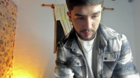 valentino online show from 12/29/24, 11:50