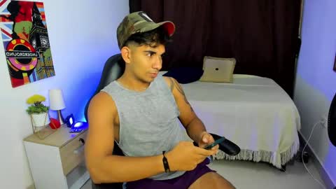 VALENTINO MOURA online show from 03/11/25, 12:17