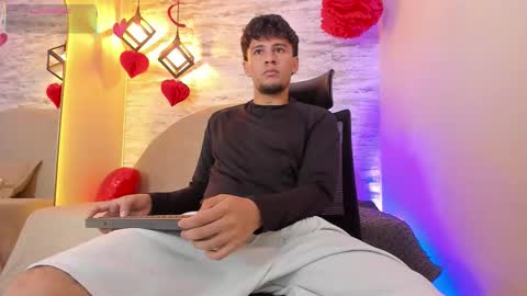 VALENTINO online show from 02/17/26, 01:07