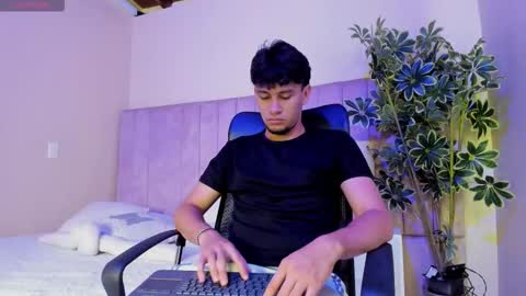 VALENTINO online show from 02/24/26, 11:30