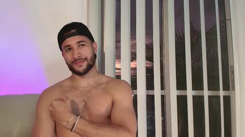 Snapshot of valentinoford chatting on 02/12/25, 11:30 Valentino online show from 02/12/25, 11:30