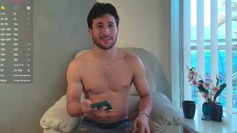 Snapshot of valentinoford chatting on 02/26/25, 11:04 Valentino online show from 02/26/25, 11:04
