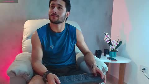 Snapshot of valentinoford chatting on 03/04/25, 12:39 Valentino online show from 03/04/25, 12:39