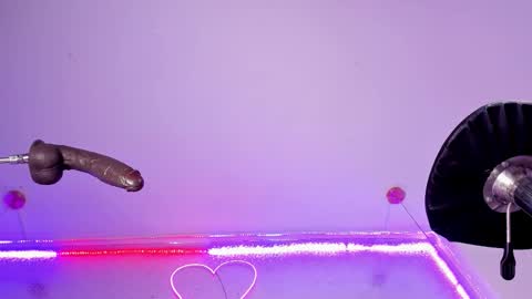 Snapshot of valentinomoreti chatting on 10/25/25, 05:15 Valentino online show from 10/25/25, 05:15