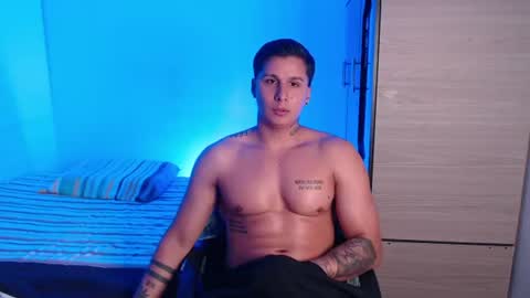 Snapshot of valentinosex_1 chatting on 08/09/26, 09:09 VALENTINO online show from 08/09/26, 09:09
