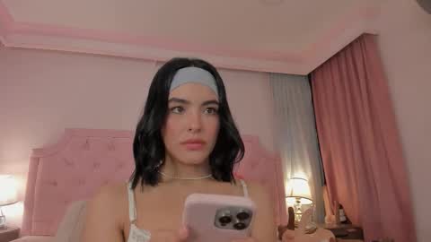 Snapshot of valentoro1 chatting on 02/15/26, 12:25 Vale Toro online show from 02/15/26, 12:25