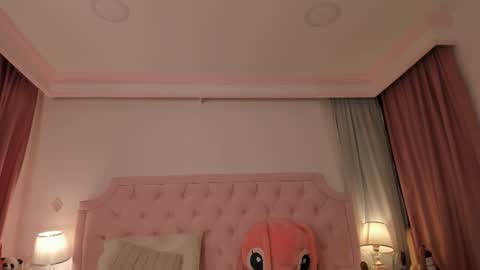 Snapshot of valentoro1 chatting on 02/23/26, 12:02 Vale Toro online show from 02/23/26, 12:02