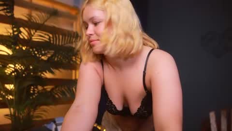 valeri______ online show from 06/20/26, 07:05