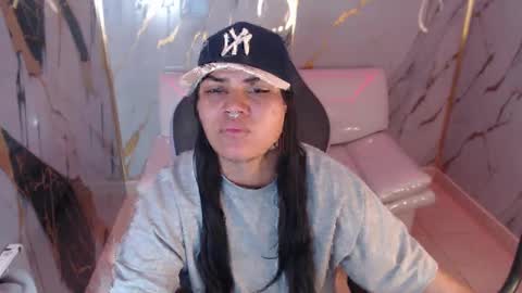 valeri_harpers4 online show from 11/11/25, 02:39