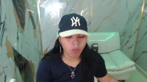 valeri_harpers4 online show from 11/18/25, 11:36