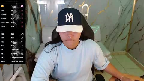 valeri_harpers4 online show from 03/22/26, 01:25