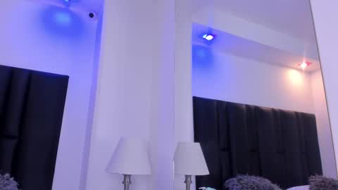 valeri_tafur online show from 02/11/25, 02:02