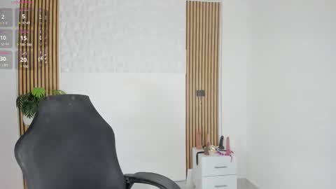 Valeria Acosta online show from 12/16/25, 09:42