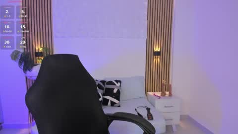 Valeria Acosta online show from 05/27/26, 01:57